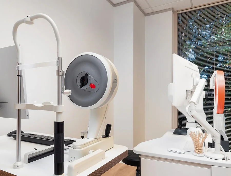 Diagnostic imaging instruments in the clinic examination suite